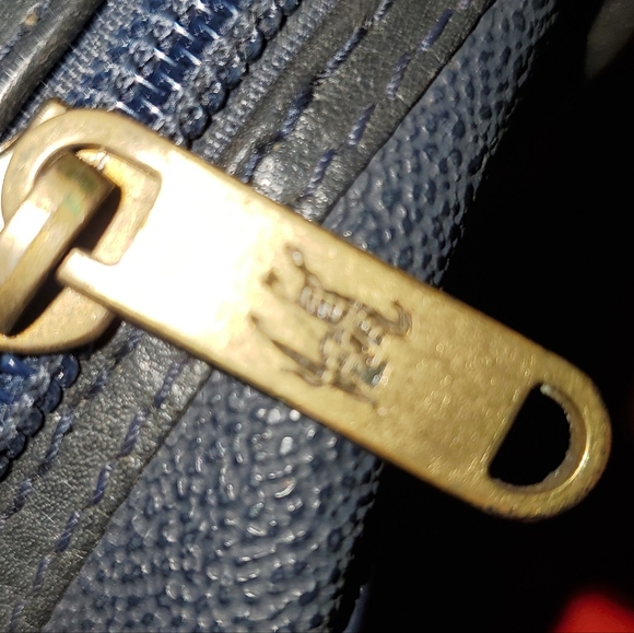 BURBERRY AUTHENTIC VIMTAGE .BLUE CROSSBODY / SLING BAG - Picture 11 of 15